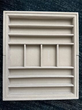 Medium Expandable Stackers Necklace Tray in Grey